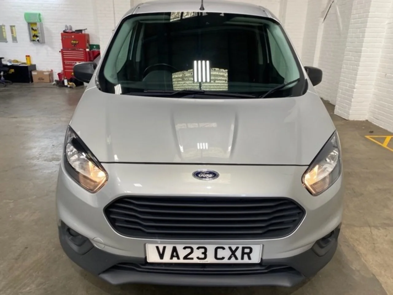 2023 Ford Transit Courier TDCi Trend - Thumbnail 2
