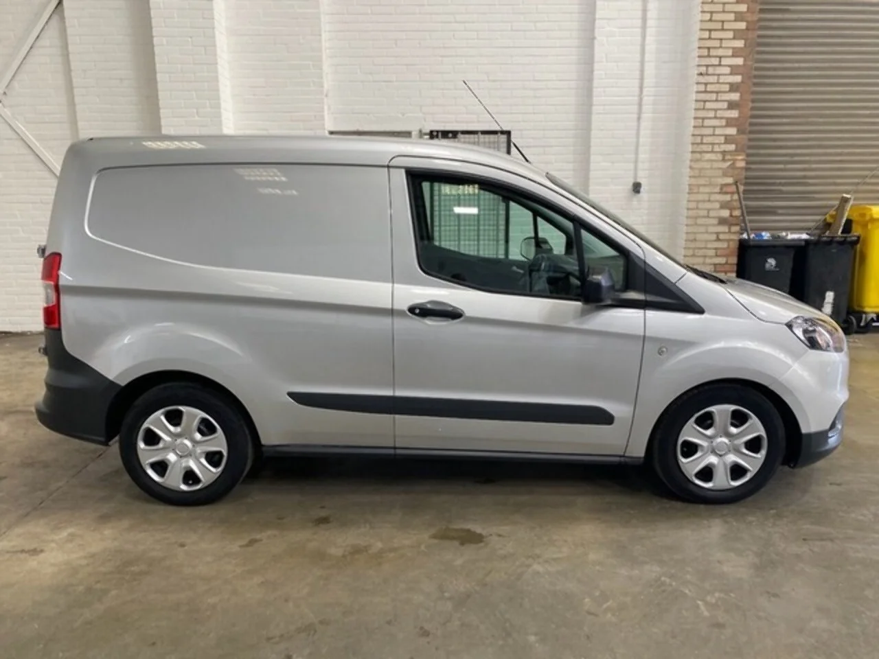 2023 Ford Transit Courier TDCi Trend - Thumbnail 5