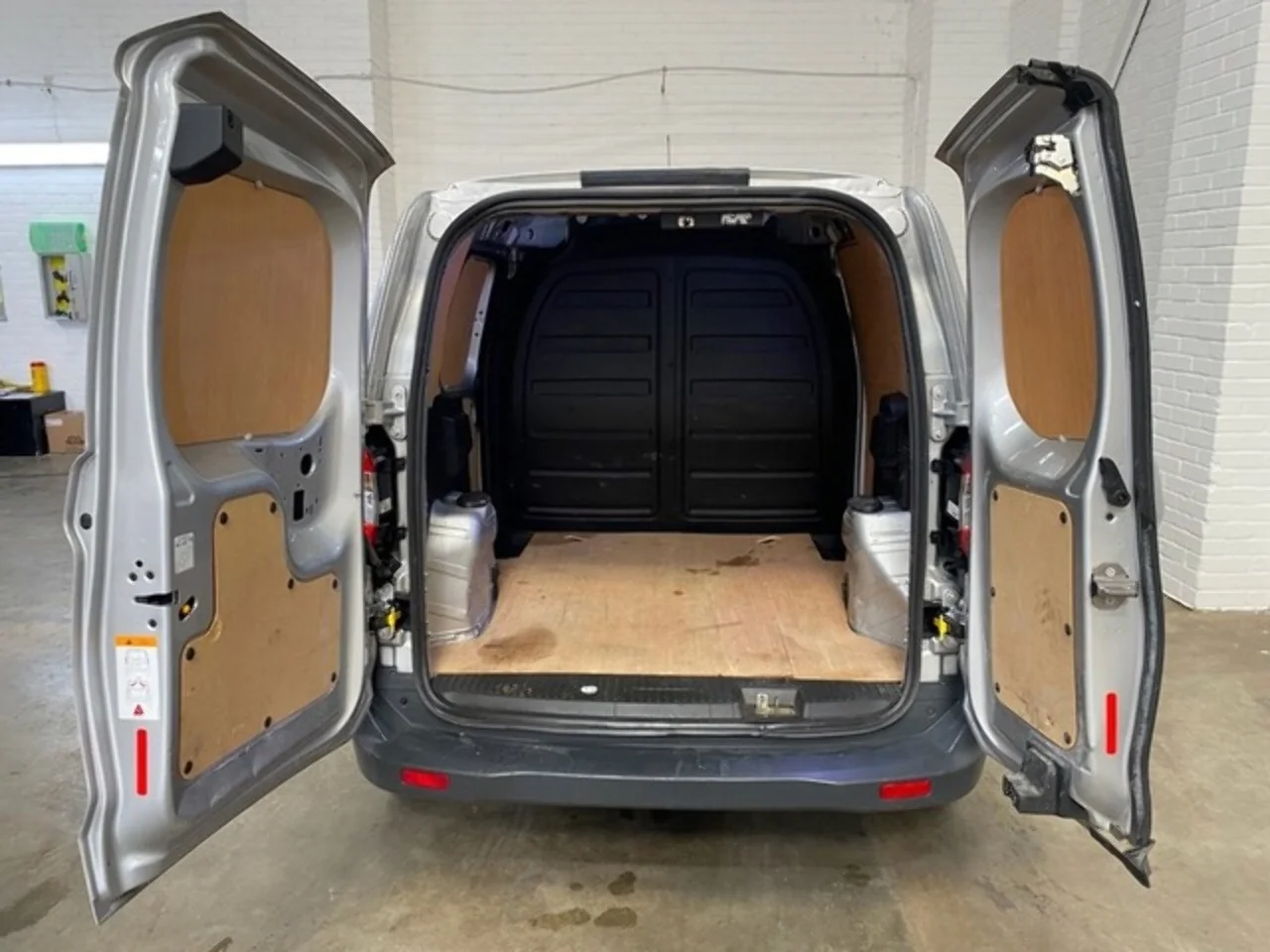 2023 Ford Transit Courier TDCi Trend - Thumbnail 8