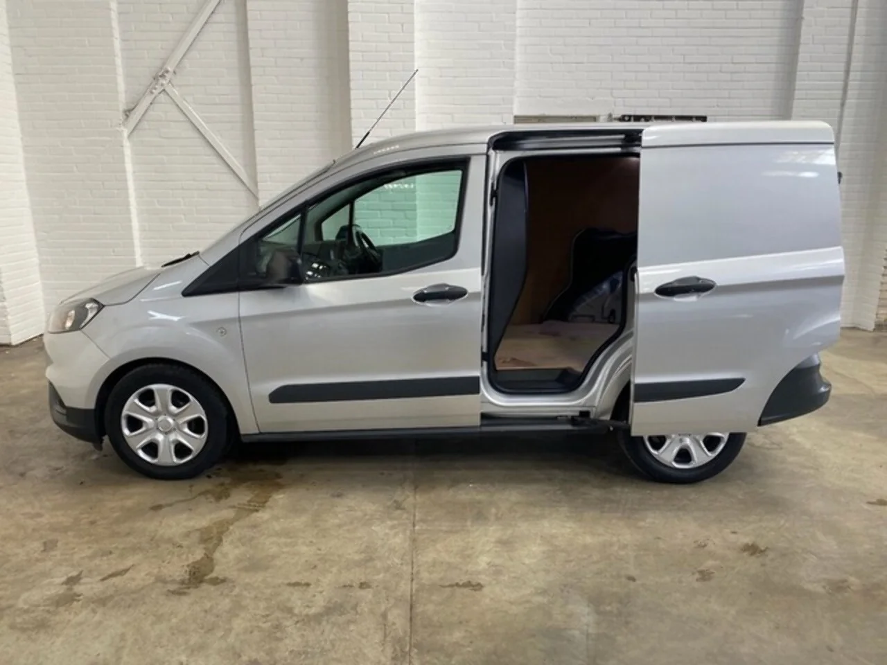 2023 Ford Transit Courier TDCi Trend - Thumbnail 6
