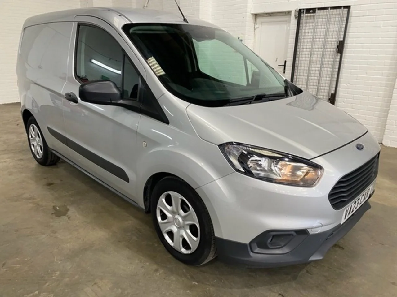 2023 Ford Transit Courier TDCi Trend - Thumbnail 3