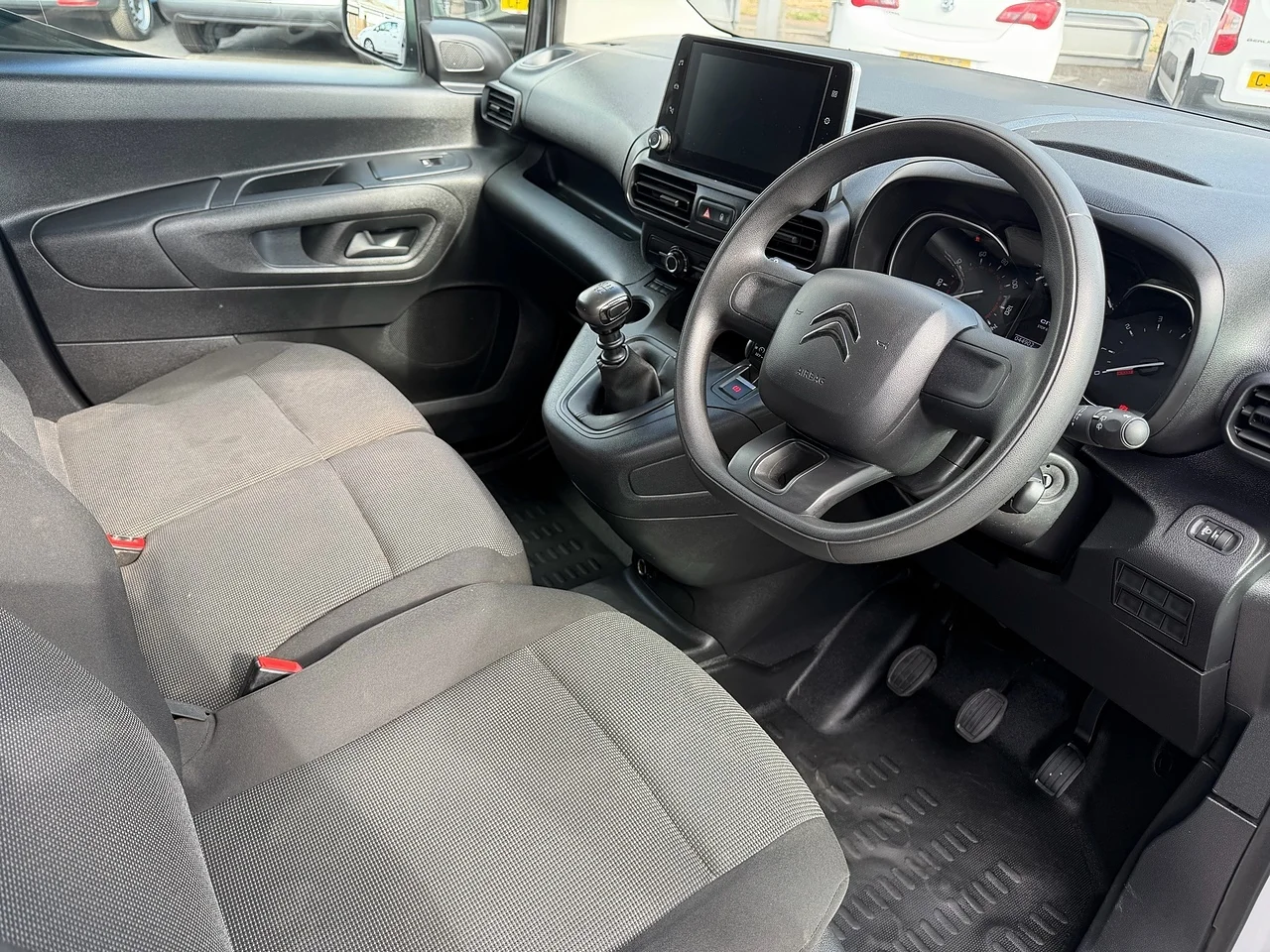 2023 Citroen Berlingo BlueHDi 950 Enterprise Edition XL - Thumbnail 5