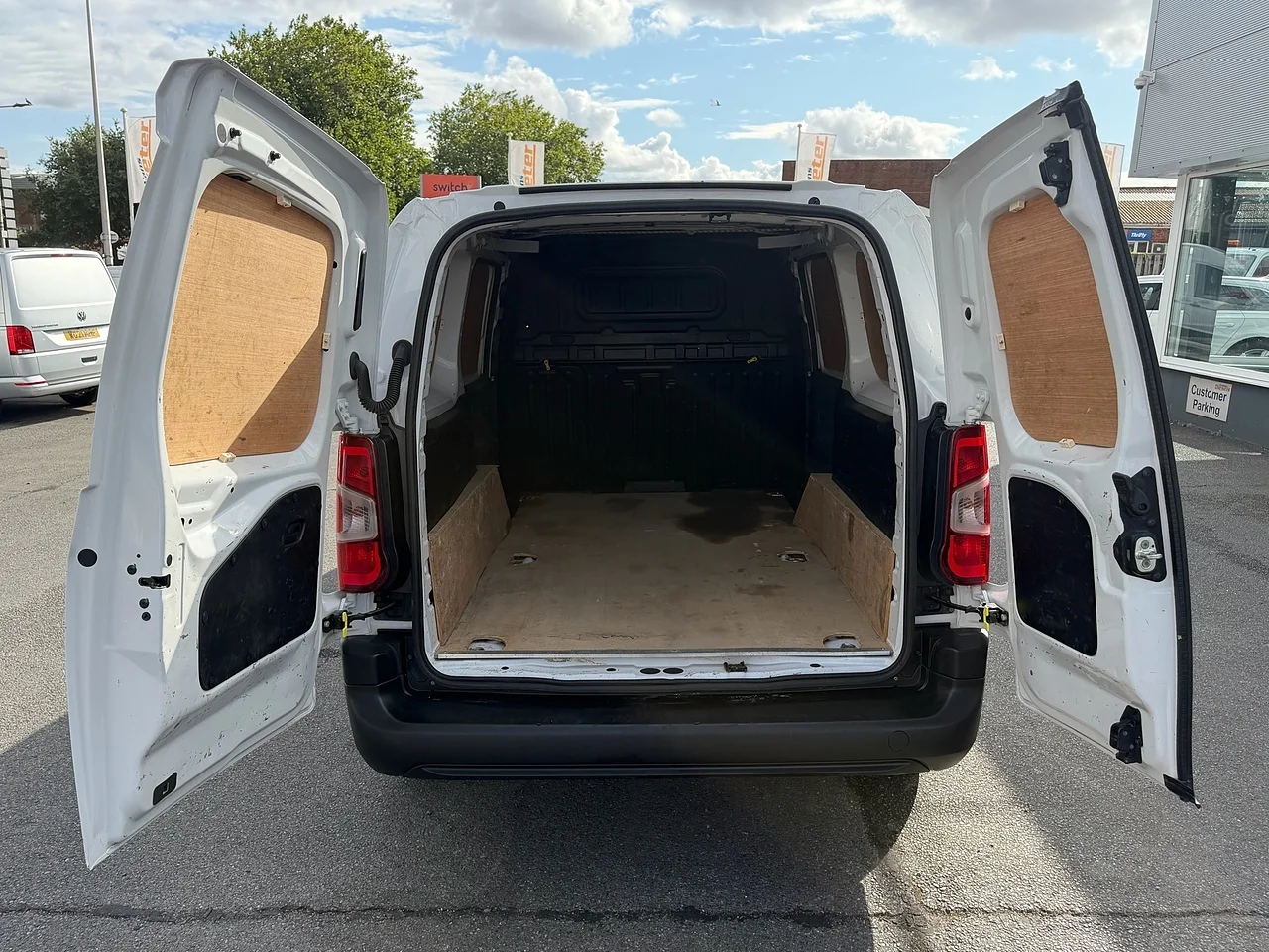 2023 Citroen Berlingo BlueHDi 950 Enterprise Edition XL - Thumbnail 17