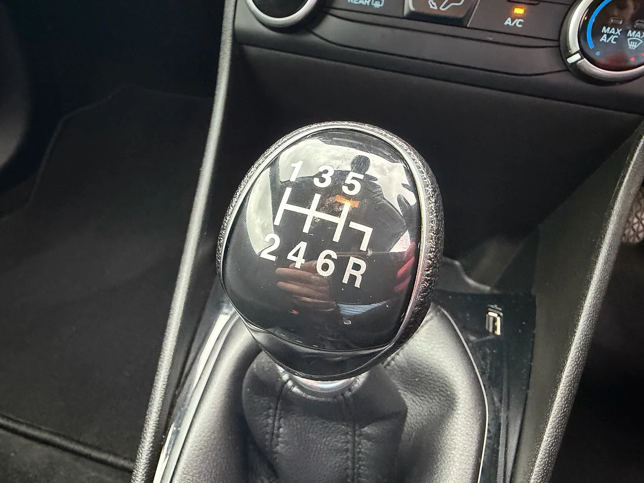 2019 Ford Fiesta Van 1.5 TDCi - Thumbnail 10