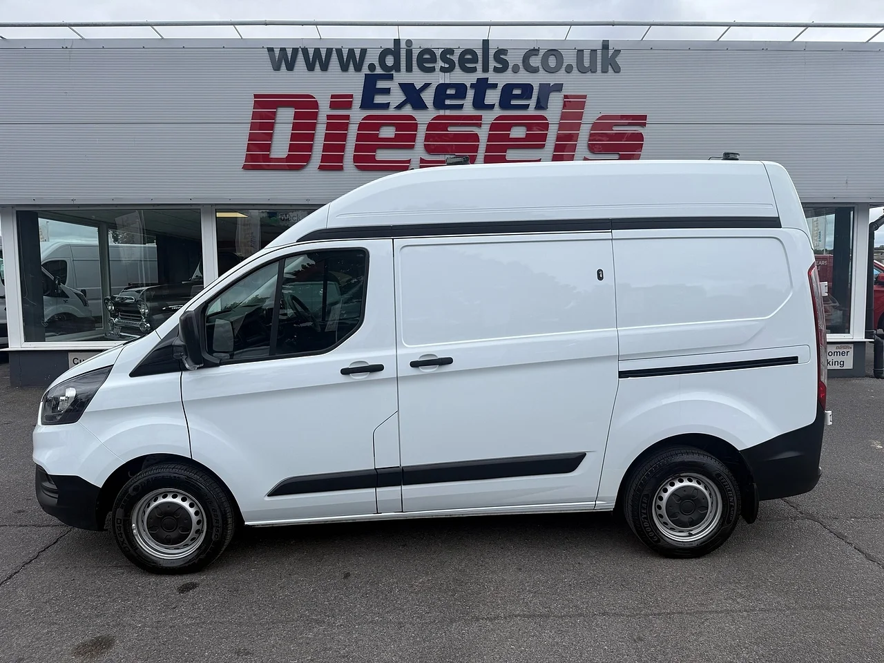2020 Ford Transit Custom 300 EcoBlue Leader - Thumbnail 11