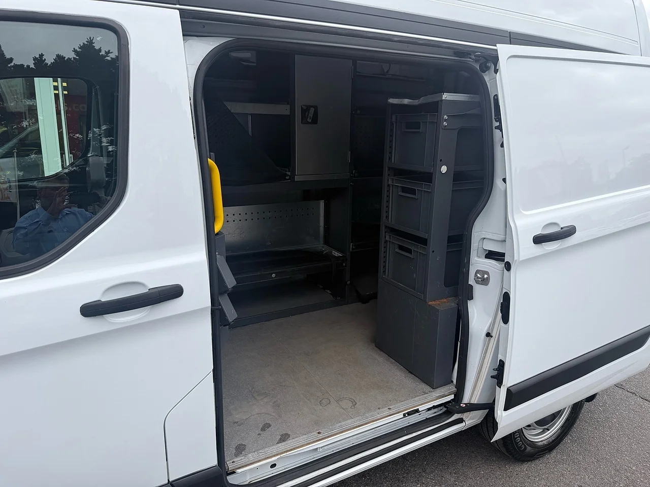 2020 Ford Transit Custom 300 EcoBlue Leader - Thumbnail 12