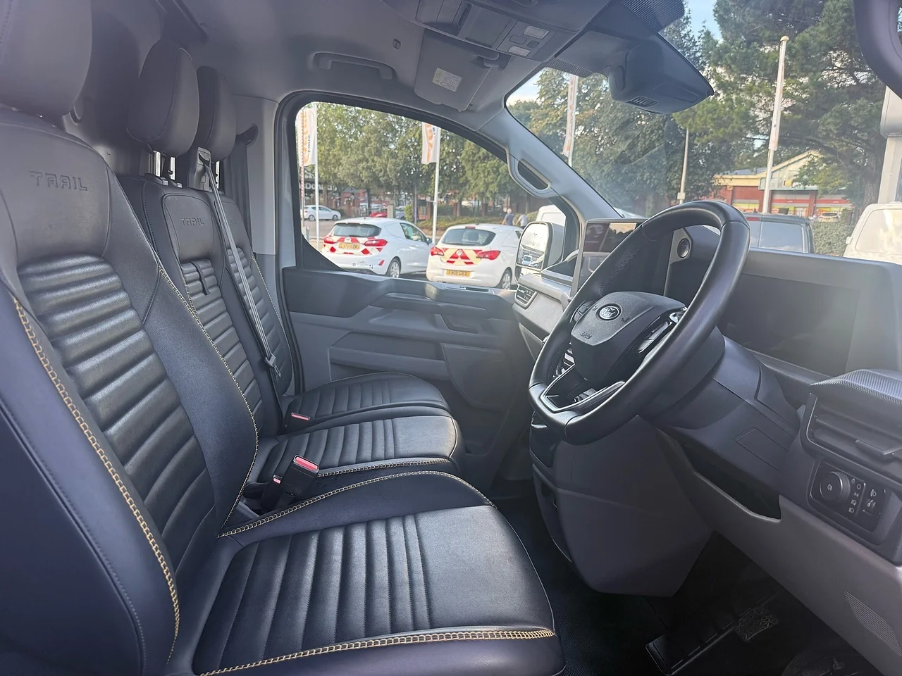 2025 Ford Transit Custom 320 EcoBlue Trail L1 H1 - Thumbnail 5