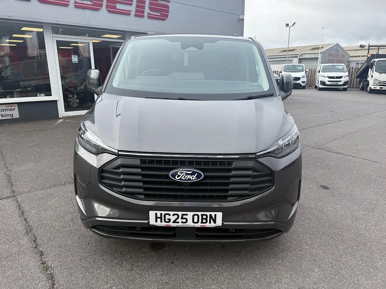 2025 Ford Transit Custom 340 Duratec Limited 2.5 PHEV L2 - Thumbnail 2