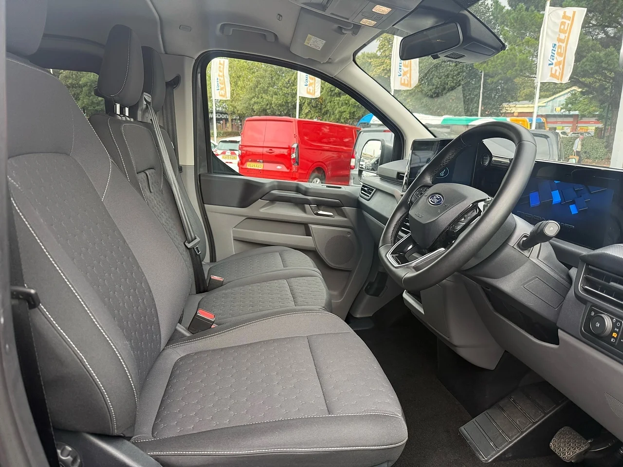 2025 Ford Transit Custom 340 Duratec Limited 2.5 PHEV L2 - Thumbnail 3