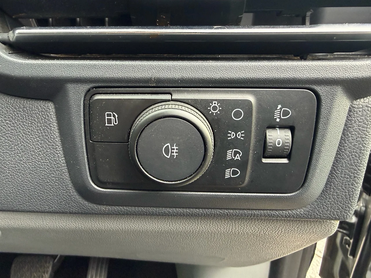 2025 Ford Transit Custom 340 Duratec Limited 2.5 PHEV L2 - Thumbnail 9