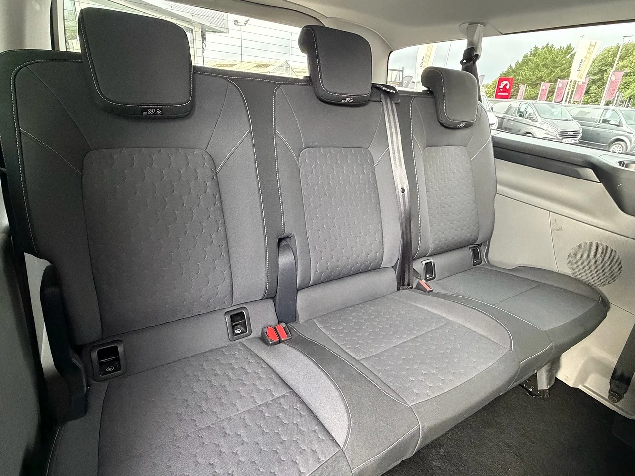 2025 Ford Transit Custom 340 Duratec Limited 2.5 PHEV L2 - Thumbnail 12