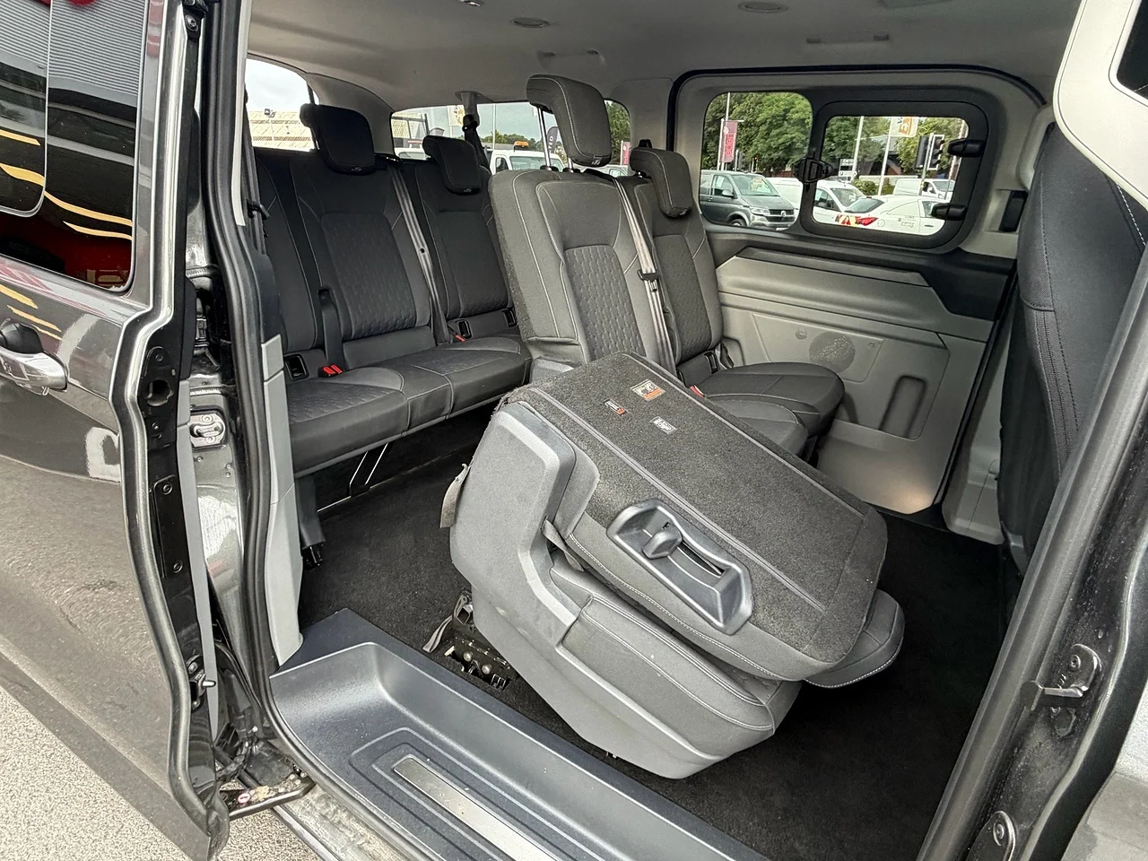2025 Ford Transit Custom 340 Duratec Limited 2.5 PHEV L2 - Thumbnail 14