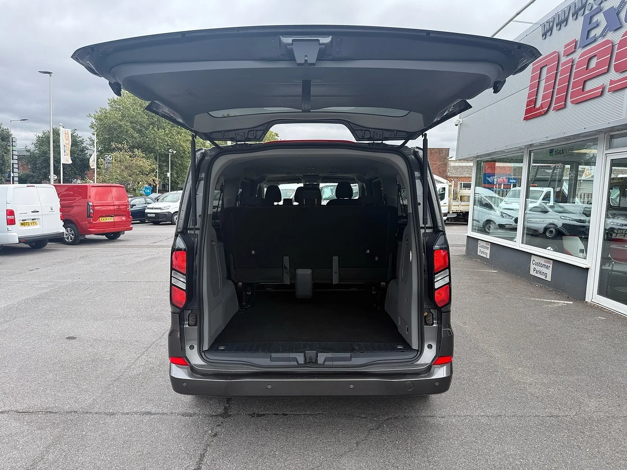 2025 Ford Transit Custom 340 Duratec Limited 2.5 PHEV L2 - Thumbnail 17