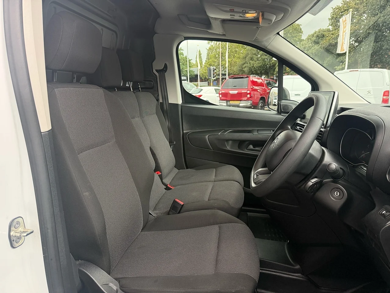 2023 Citroen Berlingo BlueHDi 950 Enterprise Edition XL - Thumbnail 4