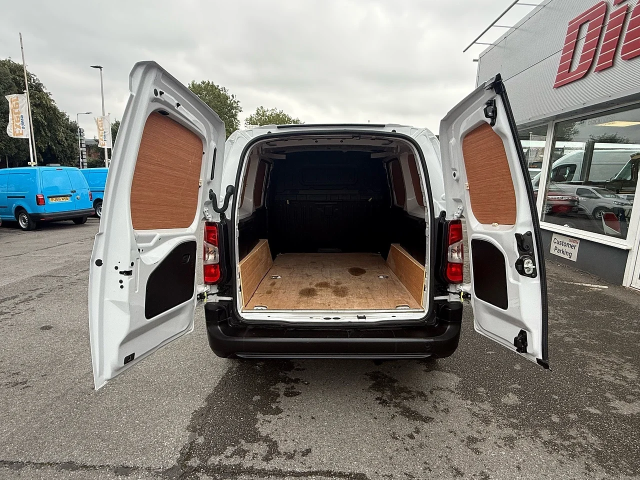 2023 Citroen Berlingo BlueHDi 950 Enterprise Edition XL - Thumbnail 12