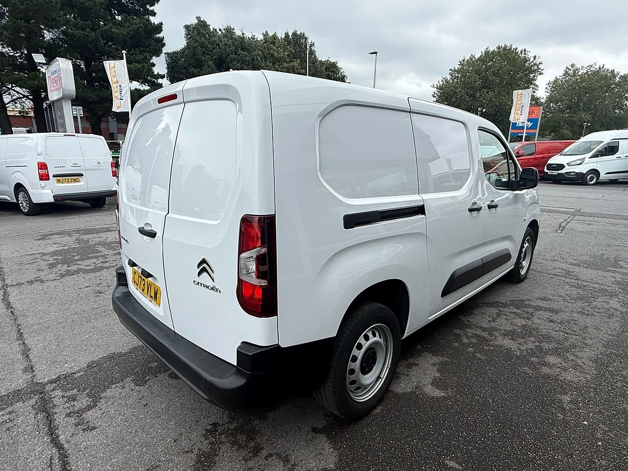2023 Citroen Berlingo BlueHDi 950 Enterprise Edition XL - Thumbnail 14