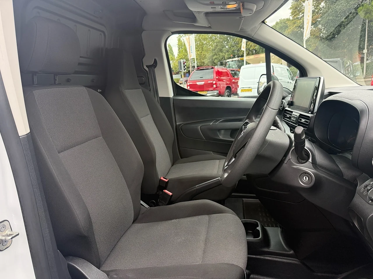2023 Vauxhall Combo Turbo D 2300 Prime L2 H1 (100PS) - Thumbnail 4