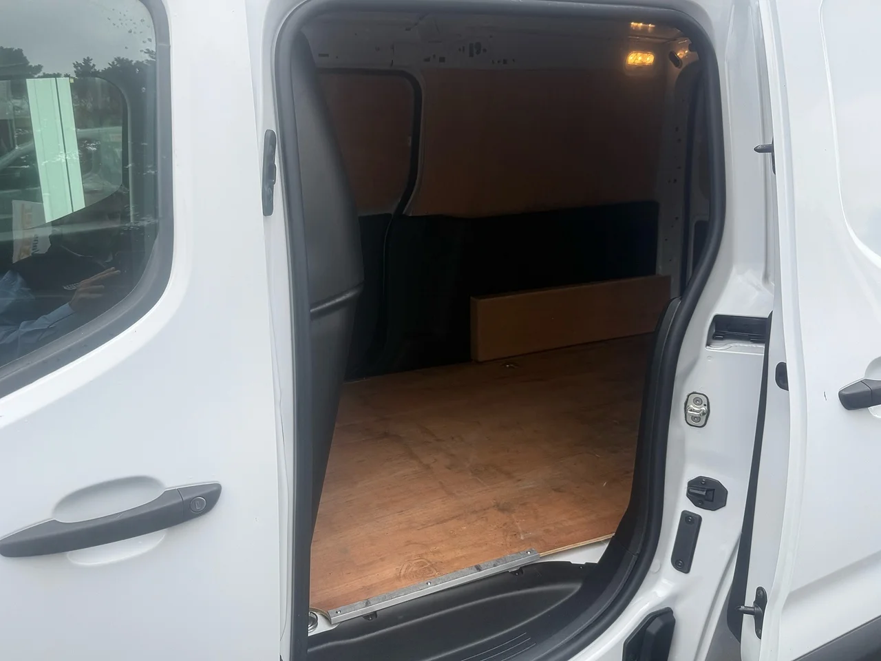 2023 Vauxhall Combo Turbo D 2300 Prime L2 H1 (100PS) - Thumbnail 12