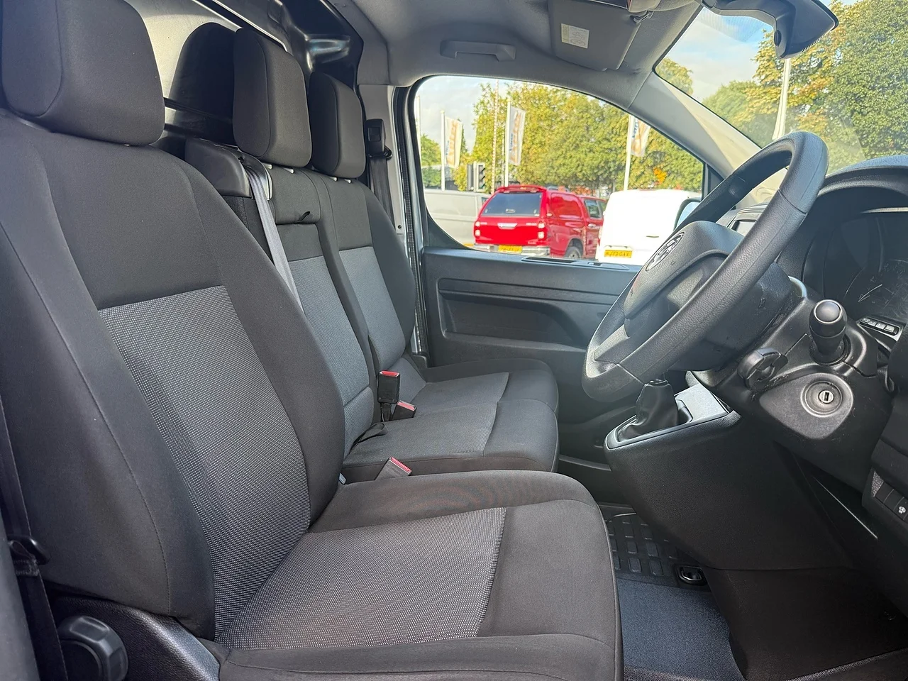 2023 Vauxhall Vivaro 2.0 Turbo D 3100 Pro L2 H1 (145ps) - Thumbnail 5