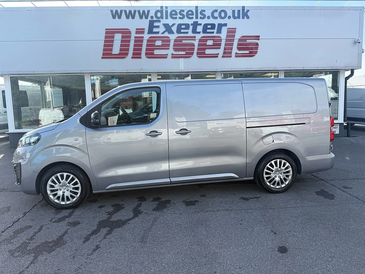 2023 Vauxhall Vivaro 2.0 Turbo D 3100 Pro L2 H1 (145ps) - Thumbnail 12