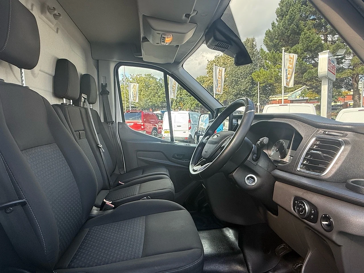 2024 Ford Transit 350 EcoBlue Trend L3 H2 (130PS) FWD - Thumbnail 4