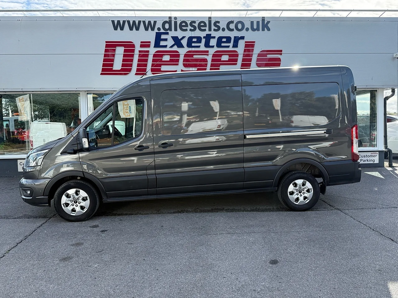 2025 Ford Transit 350 EcoBlue Limited L3 H2 - Thumbnail 10