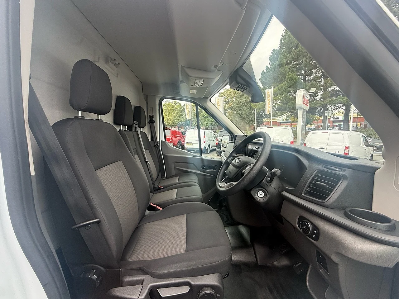 2025 Ford Transit 350 EcoBlue Leader L3 H3 ( 130PS ) RWD - Thumbnail 4