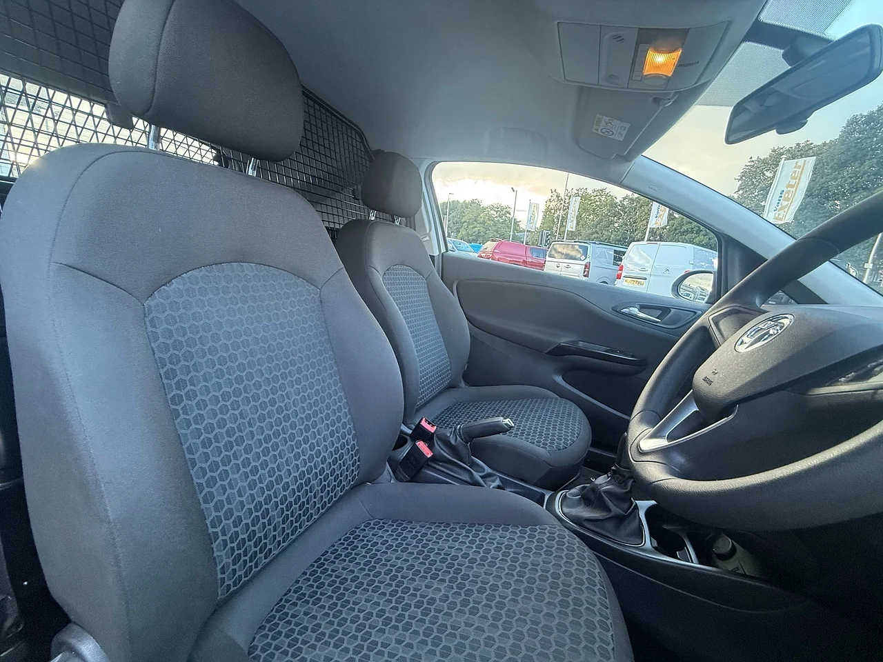 2018 Vauxhall Corsa Van CDTi ecoFLEX - Thumbnail 3
