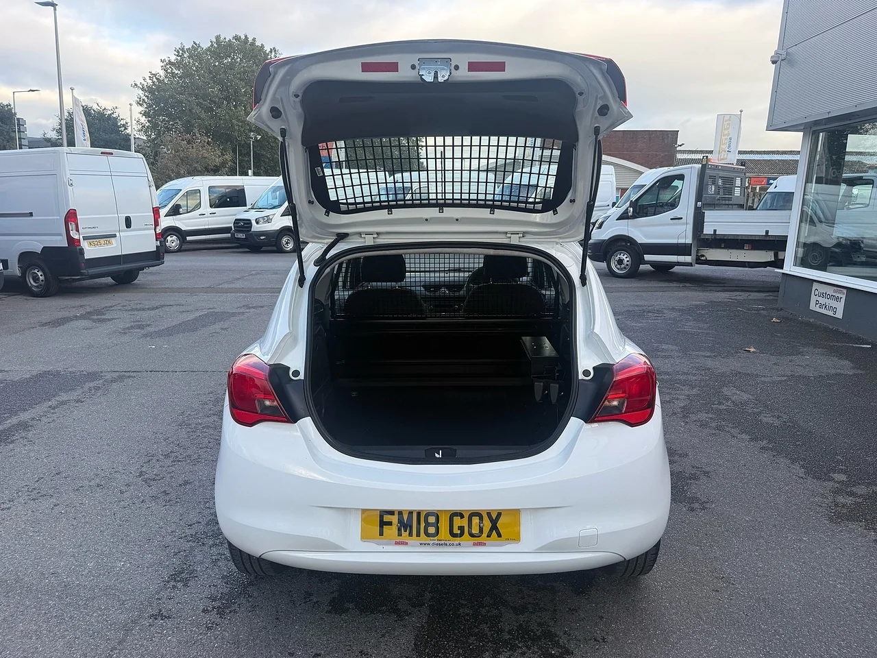 2018 Vauxhall Corsa Van CDTi ecoFLEX - Thumbnail 11