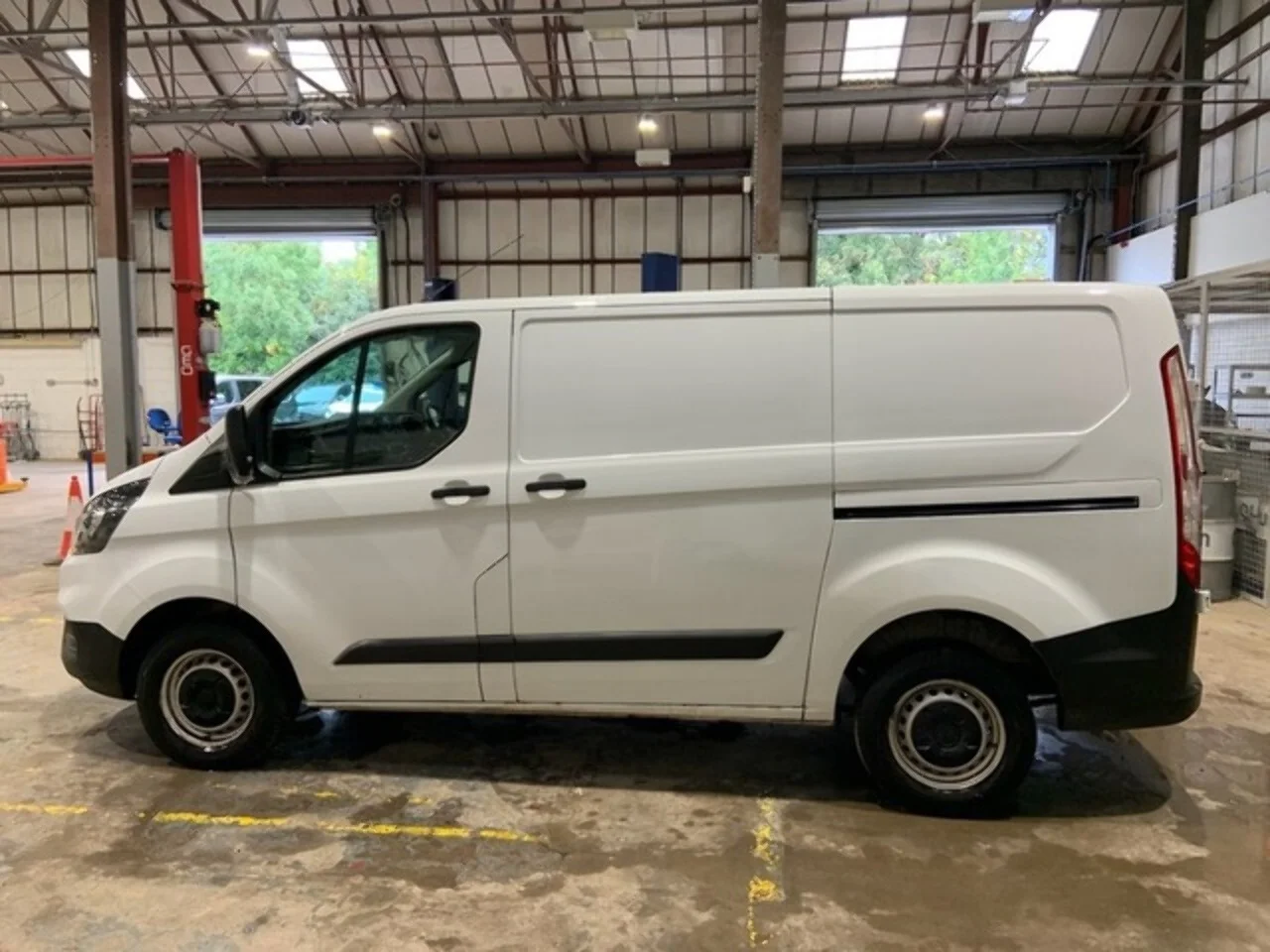2022 Ford Transit Custom 280 EcoBlue 105ps Leader L1H1 - Thumbnail 2