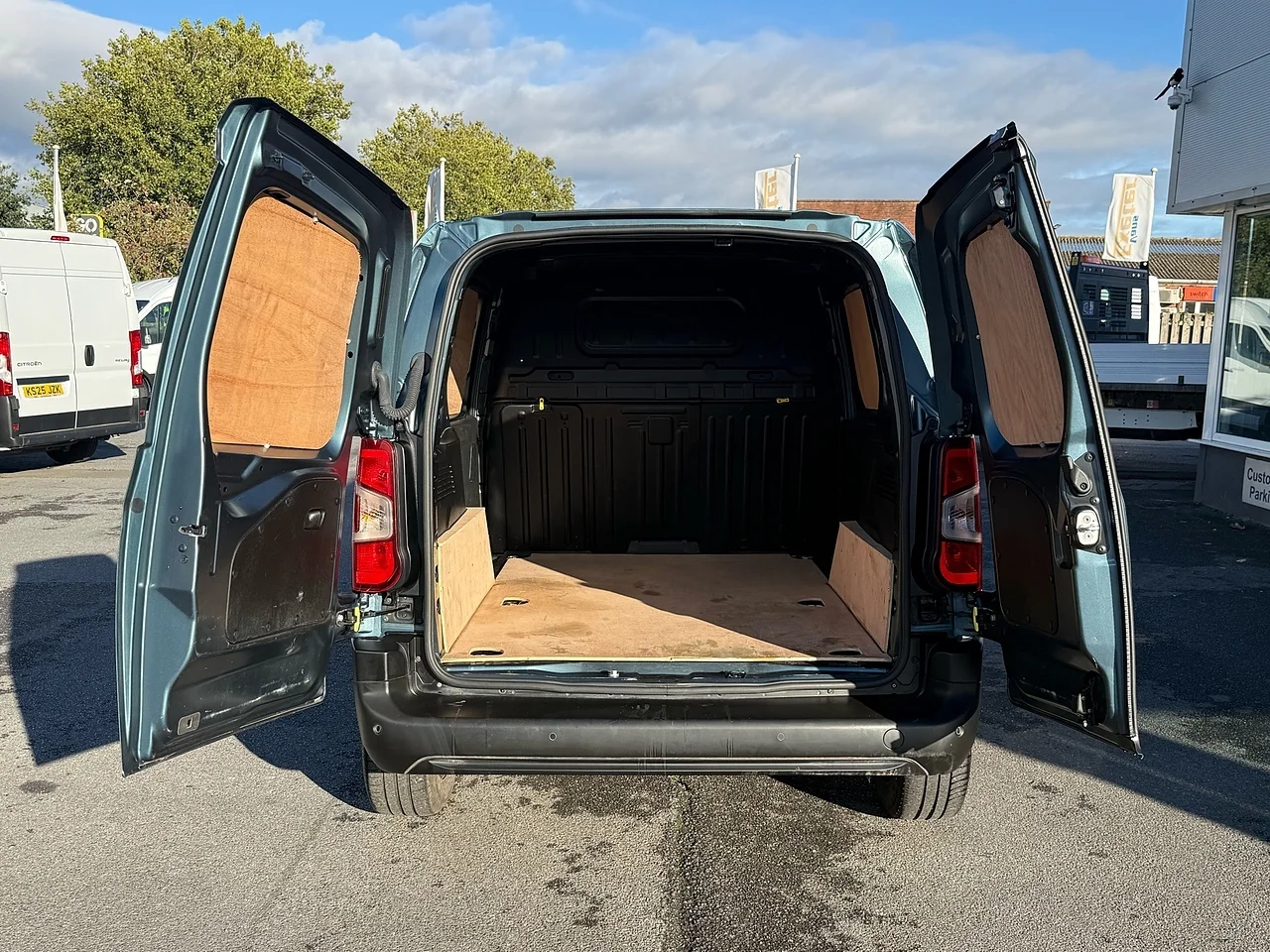 2024 Citroen Berlingo 1.5 BlueHDi 1000 Enterprise M - Thumbnail 16