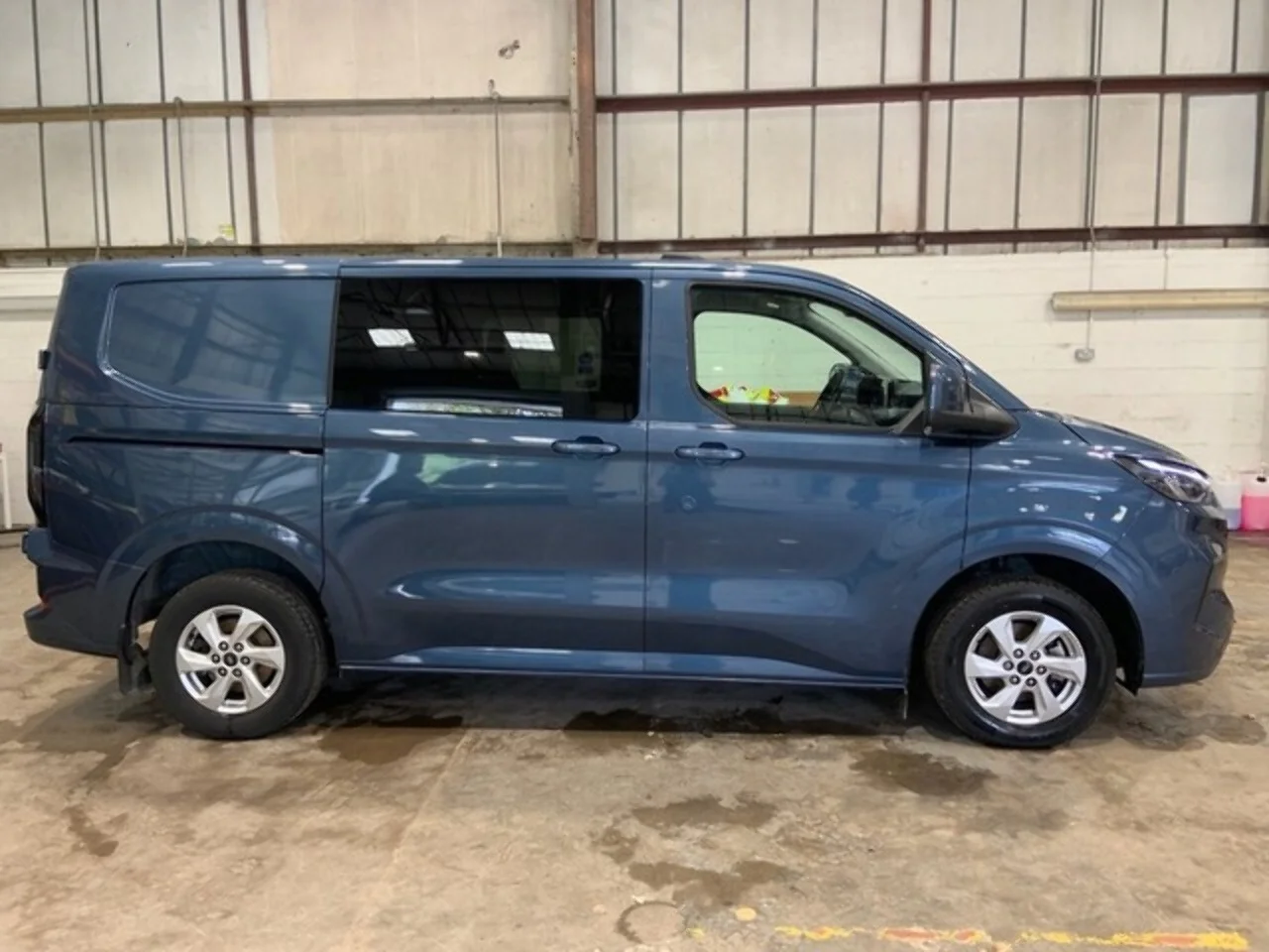 2025 Ford Transit Custom 2.0 320 EcoBlue Limited L1H1 DCIV - Thumbnail 3