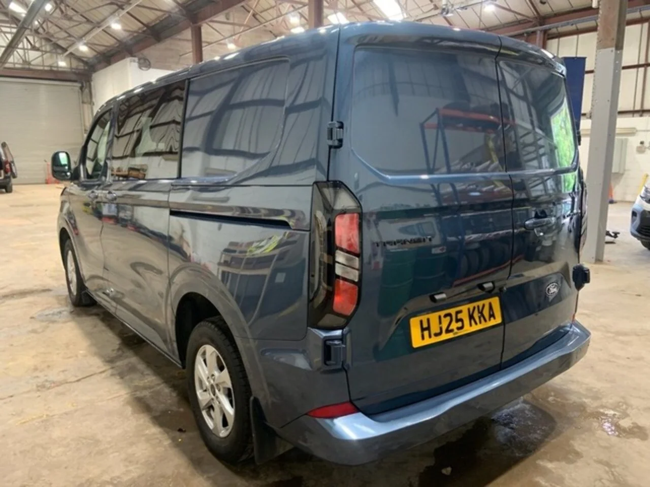 2025 Ford Transit Custom 2.0 320 EcoBlue Limited L1H1 DCIV - Thumbnail 12